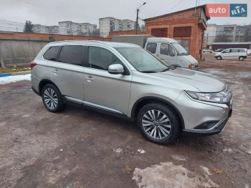 Авто Mitsubishi Outlander 2019 № 7671212
