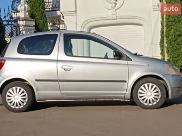 Авто Toyota Yaris 2000 № 7671450