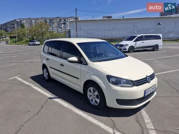 Авто Volkswagen Touran 2013 № 7671733