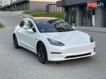Авто Tesla Model 3 2019 № 7671770