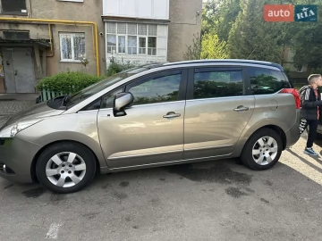 Авто Peugeot 5008 2013 № 7672188