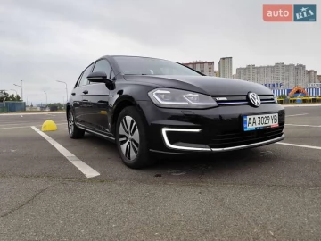 Авто Volkswagen E-Golf 2017 № 7672520