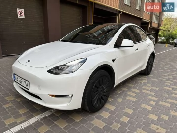Авто Tesla Model Y 2021 № 7673602