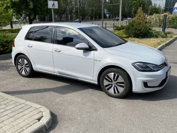 Авто Volkswagen E-Golf 2018 № 7674317