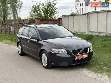 Авто Volvo V50 2010 № 7674424