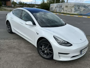 Авто Tesla Model 3 2019 № 7674690