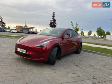 Авто Tesla Model Y 2024 № 7674724