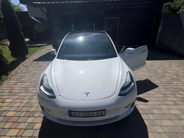 Авто Tesla Model 3 2019 № 7674885