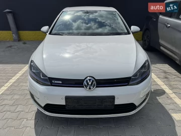 Авто Volkswagen E-Golf 2016 № 7675006