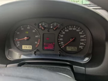 Авто Volkswagen Golf 2002 № 7675381