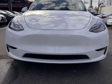 Авто Tesla Model Y 2023 № 7675426