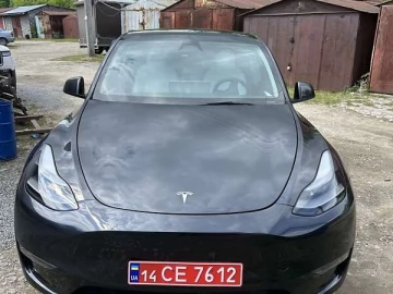 Авто Tesla Model Y 2024 № 7675718