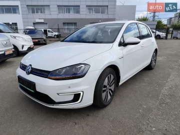 Авто Volkswagen E-Golf 2015 № 7675813