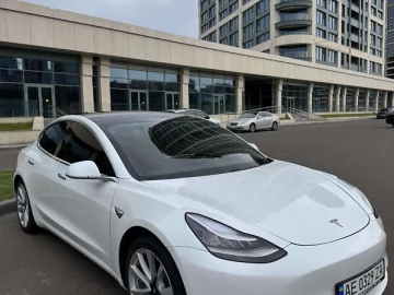 Авто Tesla Model 3 2020 № 7676534