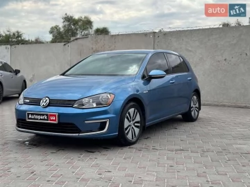 Авто Volkswagen E-Golf 2016 № 7677042