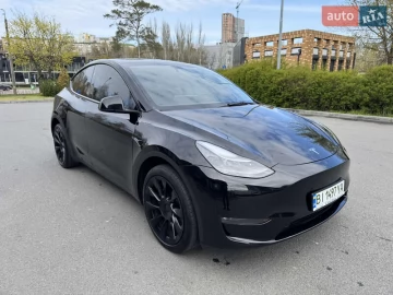 Авто Tesla Model Y 2023 № 7677111