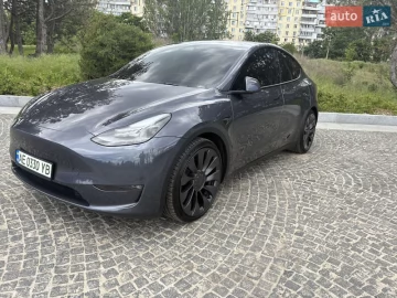 Авто Tesla Model Y 2023 № 7677414