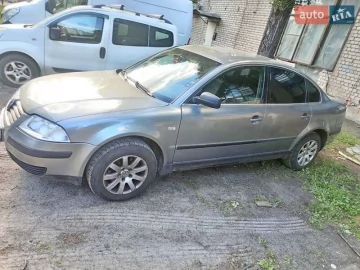 Авто Volkswagen Passat 2002 № 7677443