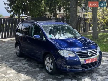 Авто Volkswagen Touran 2009 № 7677763