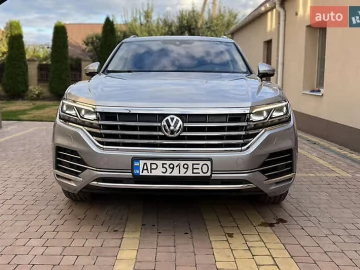 Авто Volkswagen Touareg 2018 № 7677873