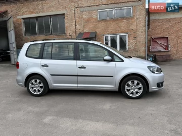 Авто Volkswagen Touran 2013 № 7678058