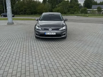 Авто Volkswagen E-Golf 2019 № 7678085