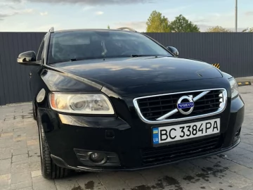Авто Volvo V50 2010 № 7678363
