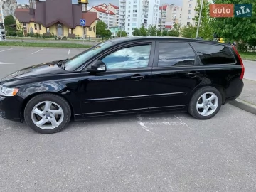 Авто Volvo V50 2011 № 7678368
