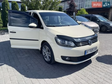 Авто Volkswagen Touran 2011 № 7678403