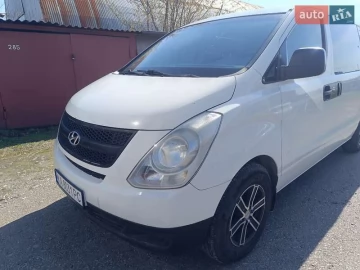 Авто Hyundai H-1 2011 № 7678441