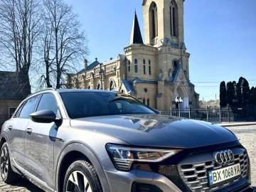 Авто Audi E-Tron 2021 № 7678741