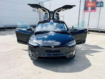 Авто Tesla Model X 2018 № 7678948