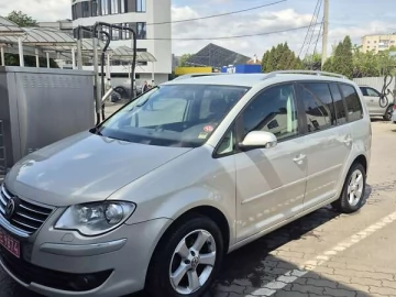 Авто Volkswagen Touran 2008 № 7679339