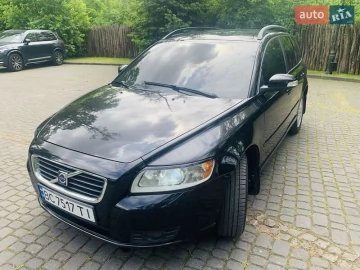 Авто Volvo V50 2009 № 7679351