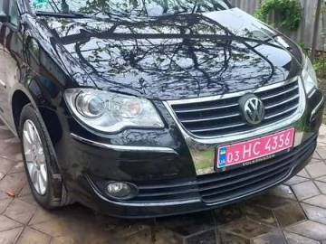 Авто Volkswagen Touran 2010 № 7679361