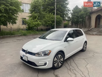 Авто Volkswagen E-Golf 2016 № 7679363
