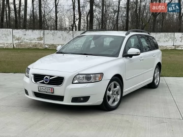 Авто Volvo V50 2011 № 7679374