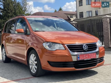 Авто Volkswagen Touran 2009 № 7680194