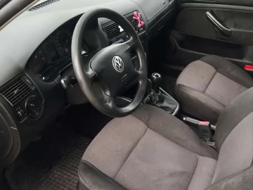 Авто Volkswagen Golf 2000 № 7680411