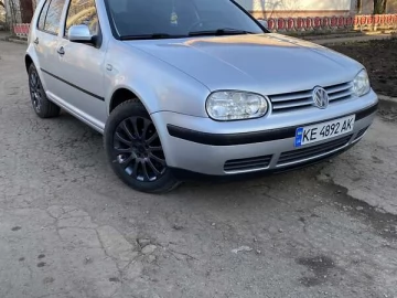 Авто Volkswagen Golf 2000 № 7680563
