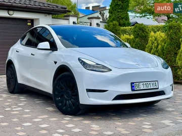 Авто Tesla Model Y 2023 № 7680936