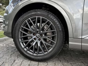 Авто Audi Q7 2015 № 7681194