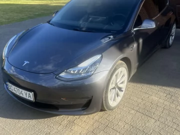 Авто Tesla Model 3 2019 № 7681897