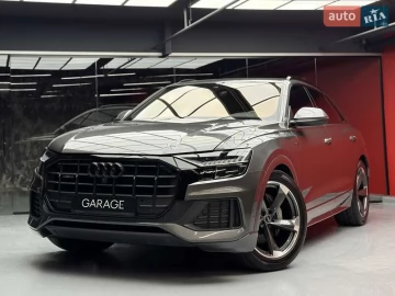 Авто Audi Q8 2021 № 7682437