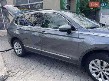 Авто Volkswagen Tiguan 2017 № 7682701