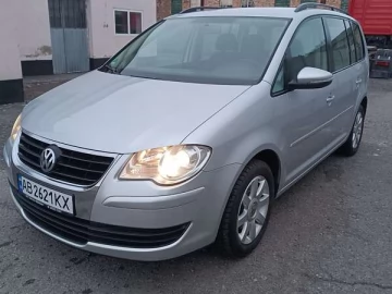 Авто Volkswagen Touran 2009 № 7682789