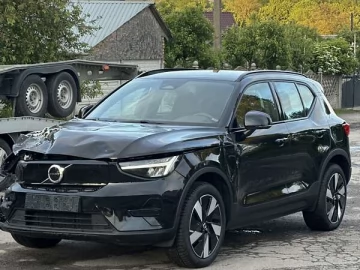 Авто Volvo Xc40 2023 № 7682835