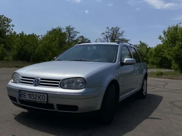 Авто Volkswagen Golf 2000 № 7683549