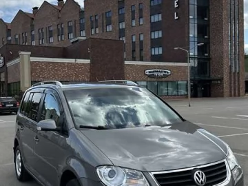 Авто Volkswagen Touran 2008 № 7683736