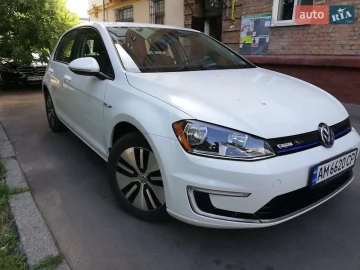 Авто Volkswagen E-Golf 2016 № 7683759